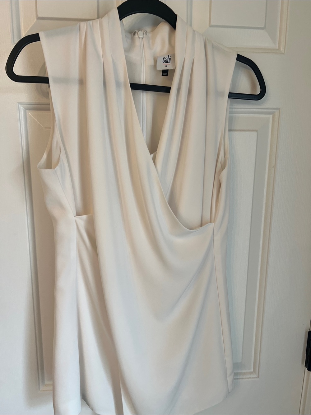 Cabi Cream Draped V-Neck Sleeveless Blouse size 8